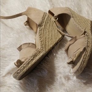 Ruffle Marc Fisher Wedges 9